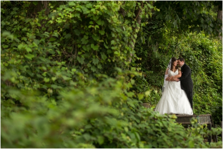 Badgley Mischka Plumbrook Country Club Sandusky Wedding Photographer_0593.jpg