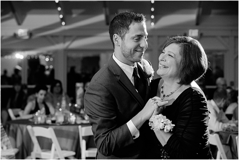 Waters Edge Vineyard Wedding Photographer Louisville Ohio Wedding Photographer_1060